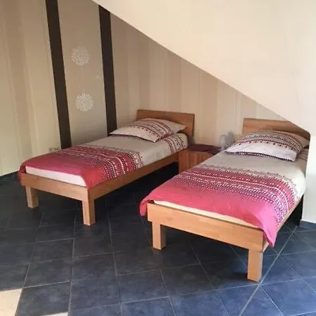 Fehn Appartement - Stay Apartment In Papenburg - Nahe Zentrum, Kueche, Parkplatz & Highspeed Wlan Apartment