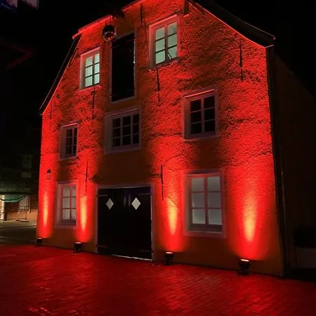 Fehn Appartement - Stay Apartment In Papenburg - Nahe Zentrum, Kueche, Parkplatz & Highspeed Wlan *